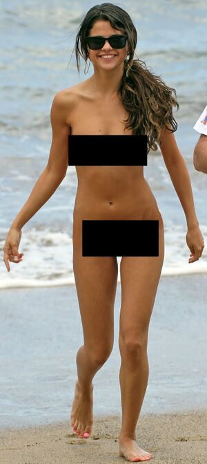 Selena-gomez-naked.jpg